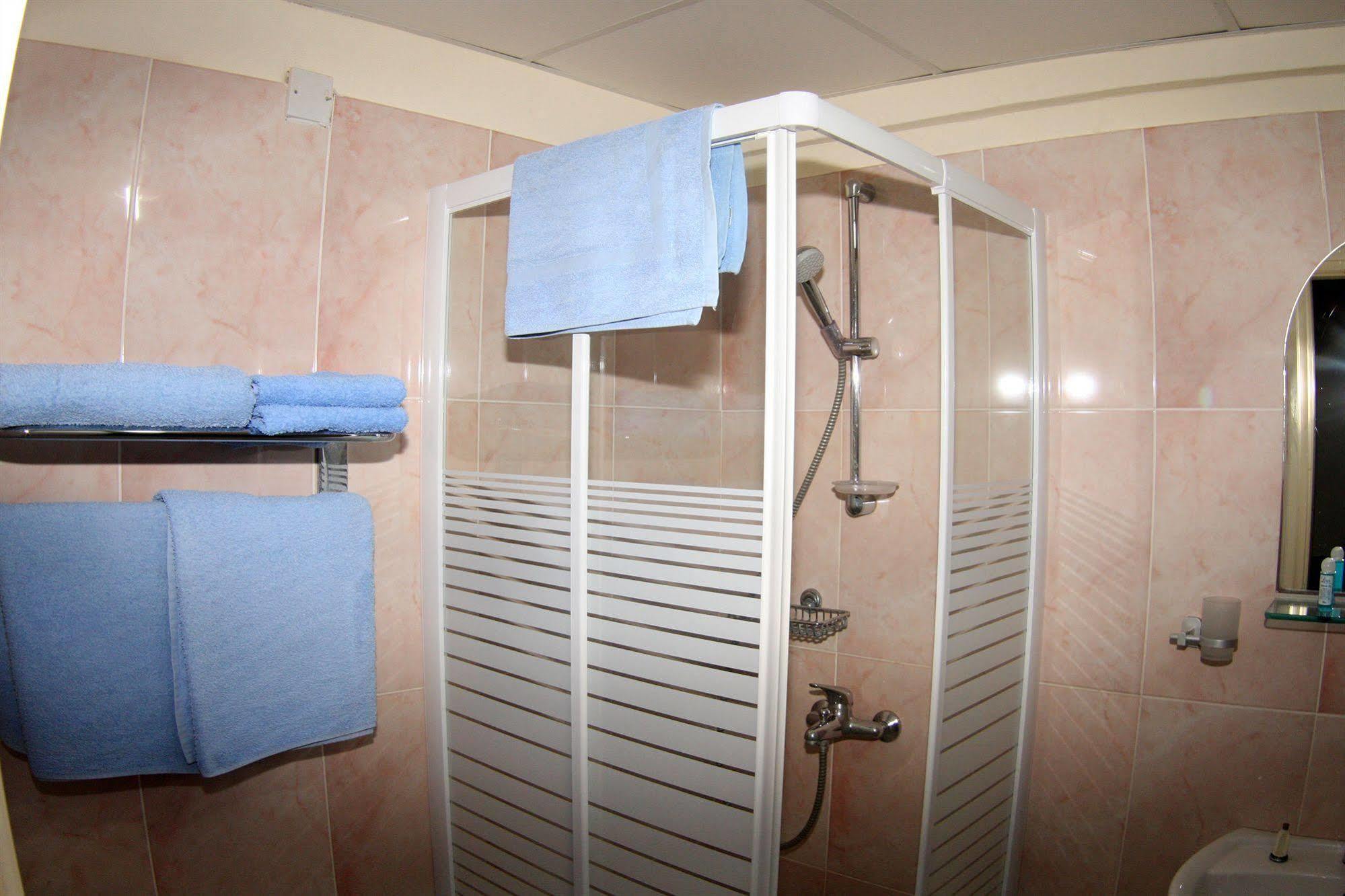 לרנקה Palm Sea Beach Hotel Apartments מראה חיצוני תמונה
