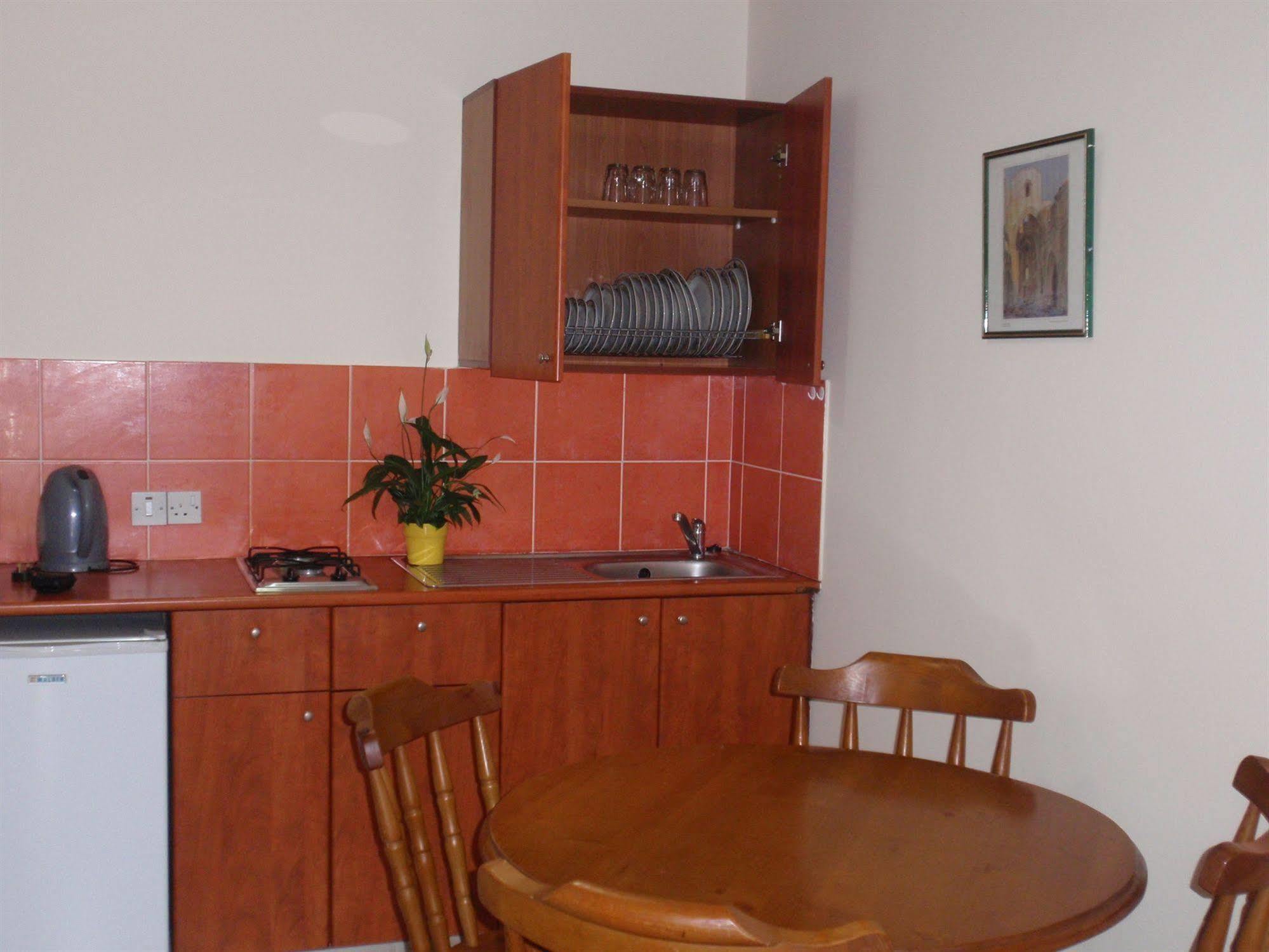 לרנקה Palm Sea Beach Hotel Apartments מראה חיצוני תמונה